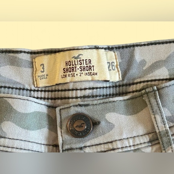 Hollister Camo Denim Shorts Size 3 Low Rise Military Print - Picture 3 of 3